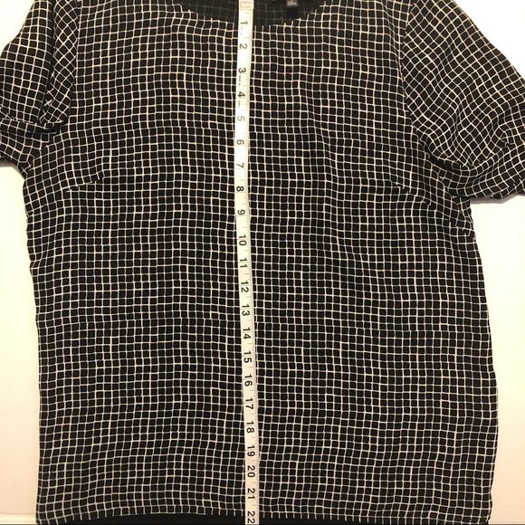 Womens the limited top size medium ( free with purchase) - Picture 12 of 12